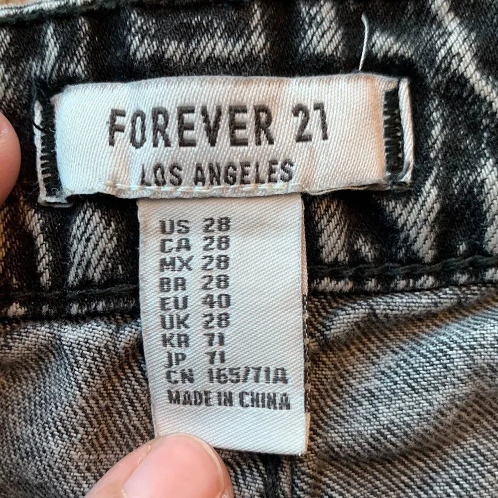 Forever 21 acid wash jean shorts - Image 3