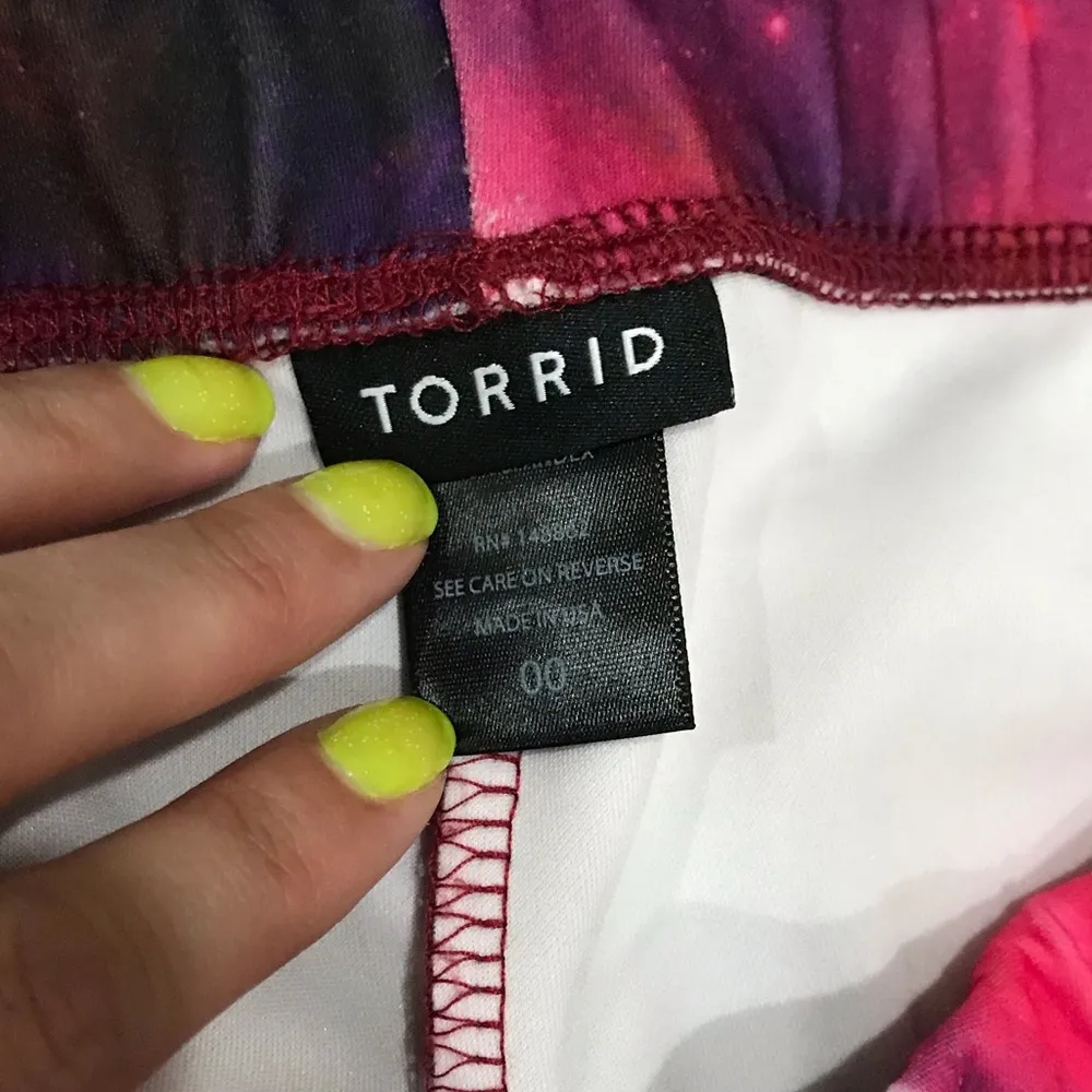 Torrid pink orange galaxy print leggings celestial clouds 00 10 clouds - Image 3