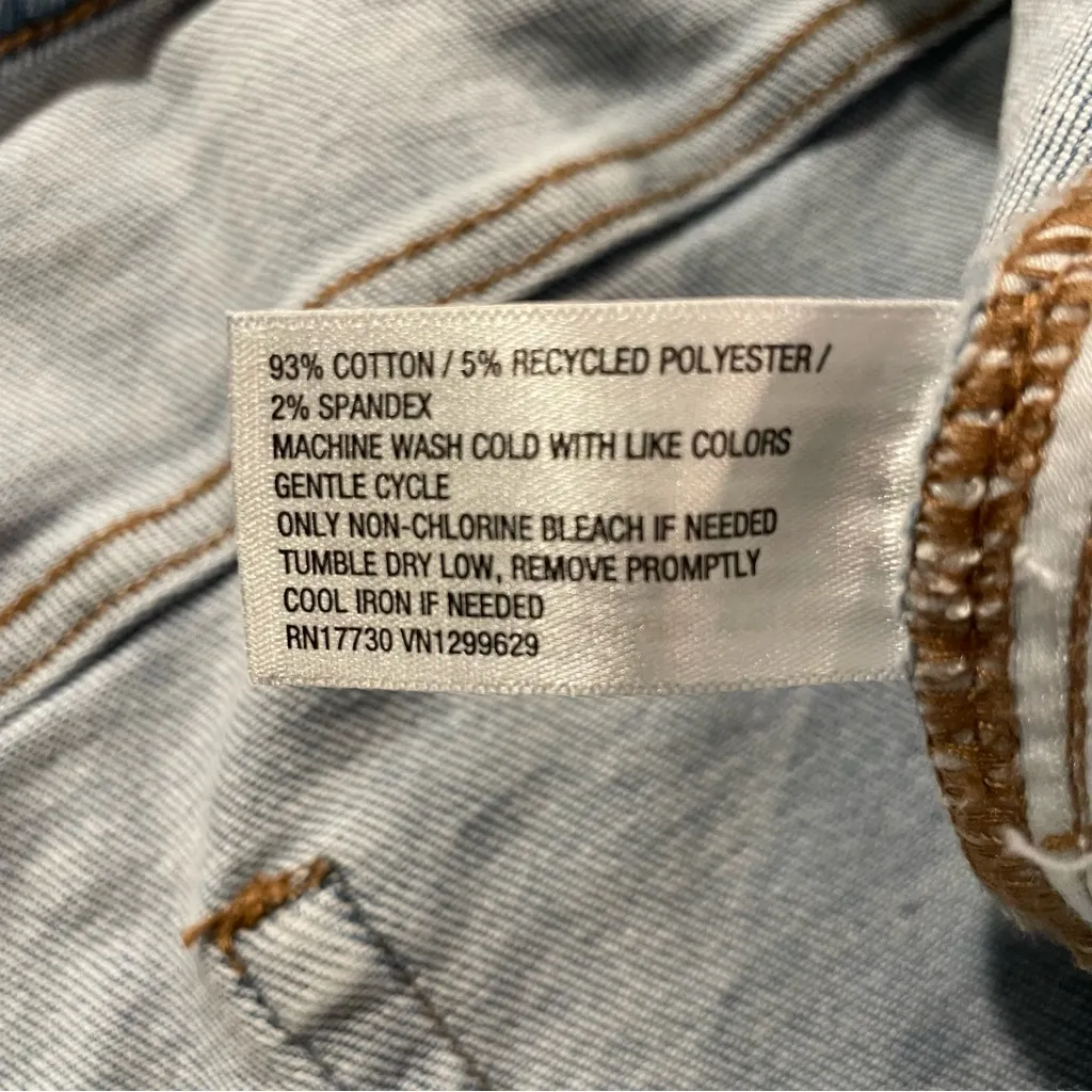 AVA & VIV High Rise Midi Short Women Size 24/5” Slim Fit Light Wash Rolled Hem - Image 4