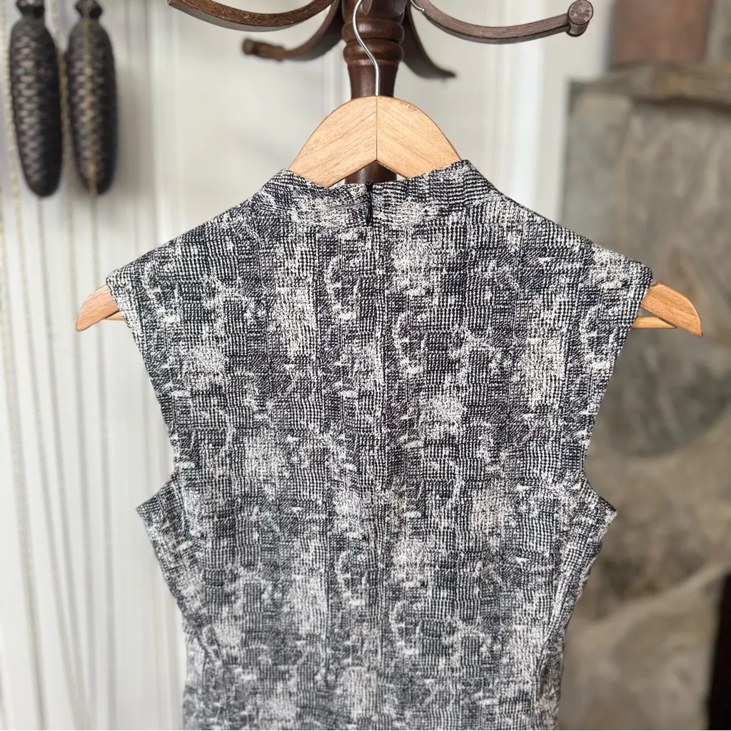 M.M. LaFleur Aditi Sleeveless Sheath Dress in Black & White Crackle Print size 0 - Image 7