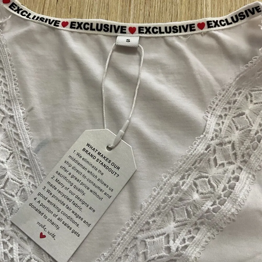 Exclusive Top Blouse White Heart Design Lace Trim Long Sleeve Size Small New - Image 2