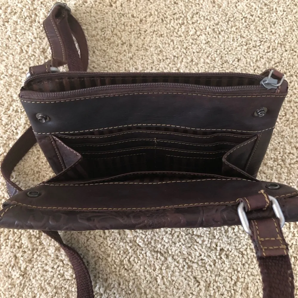 s Voyager City Organizer Floral Embossed Leather Wallet Purse - Image 12