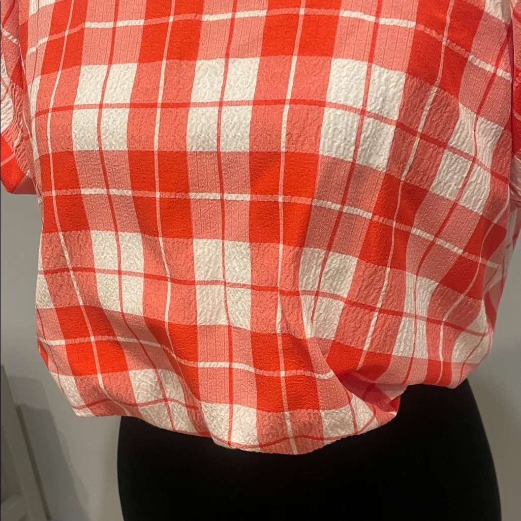 Plaid Red and White Women's cropped Top with puffy sleeves - Image 3