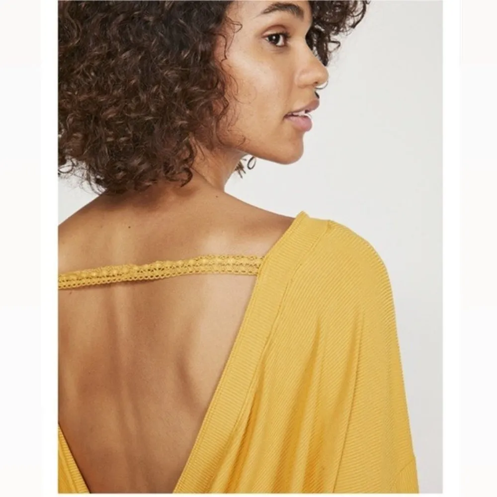 Knit Open Twist Back Top Long Sleeve Gold Size M New With tag - Image 6