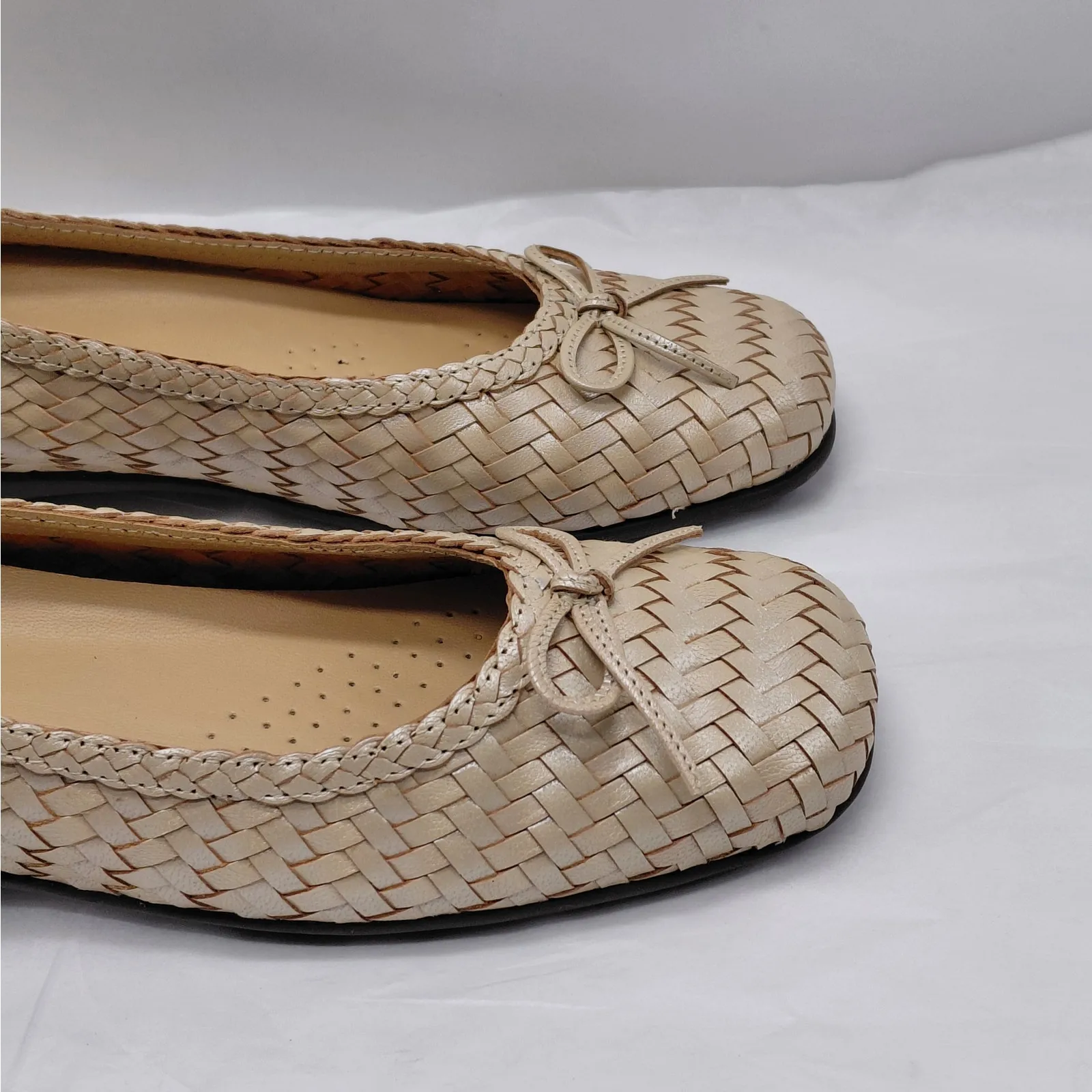 Trotters Gillian Ballet Flats Shoes Women's 7 Ivory Slip On Comfort Casual - Image 5