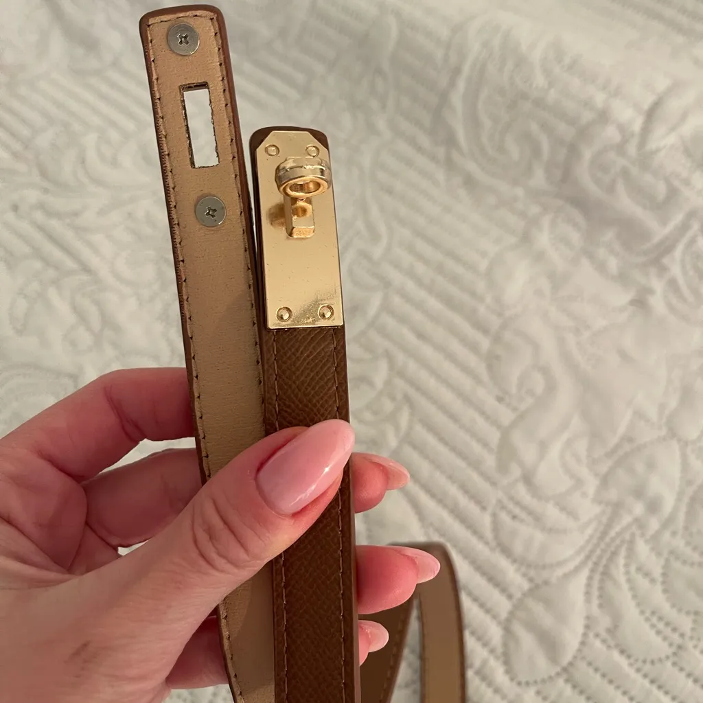 NWOT THIN BROWN GOLD BUCKLE BELT PU LEATHER - Image 4