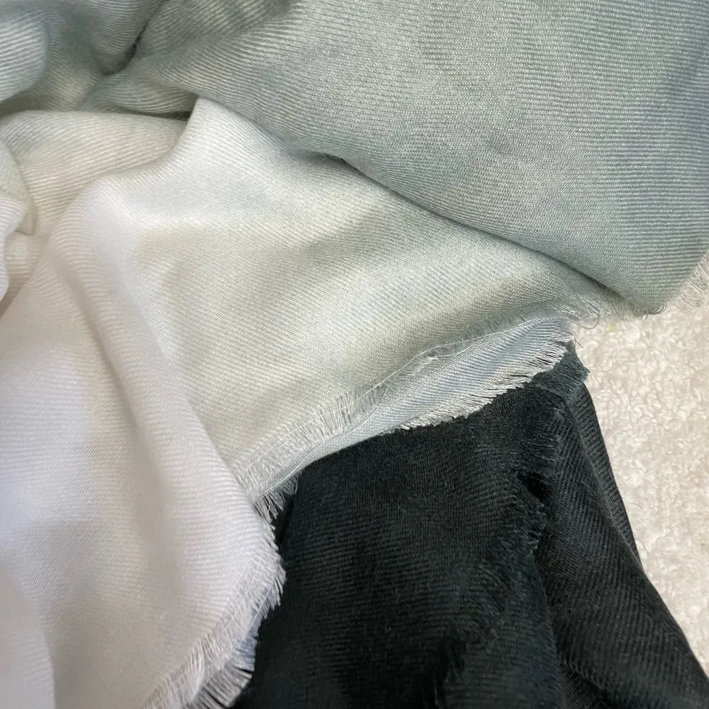 Cushnie Ombré Scarf/Wrap Gray - Image 3