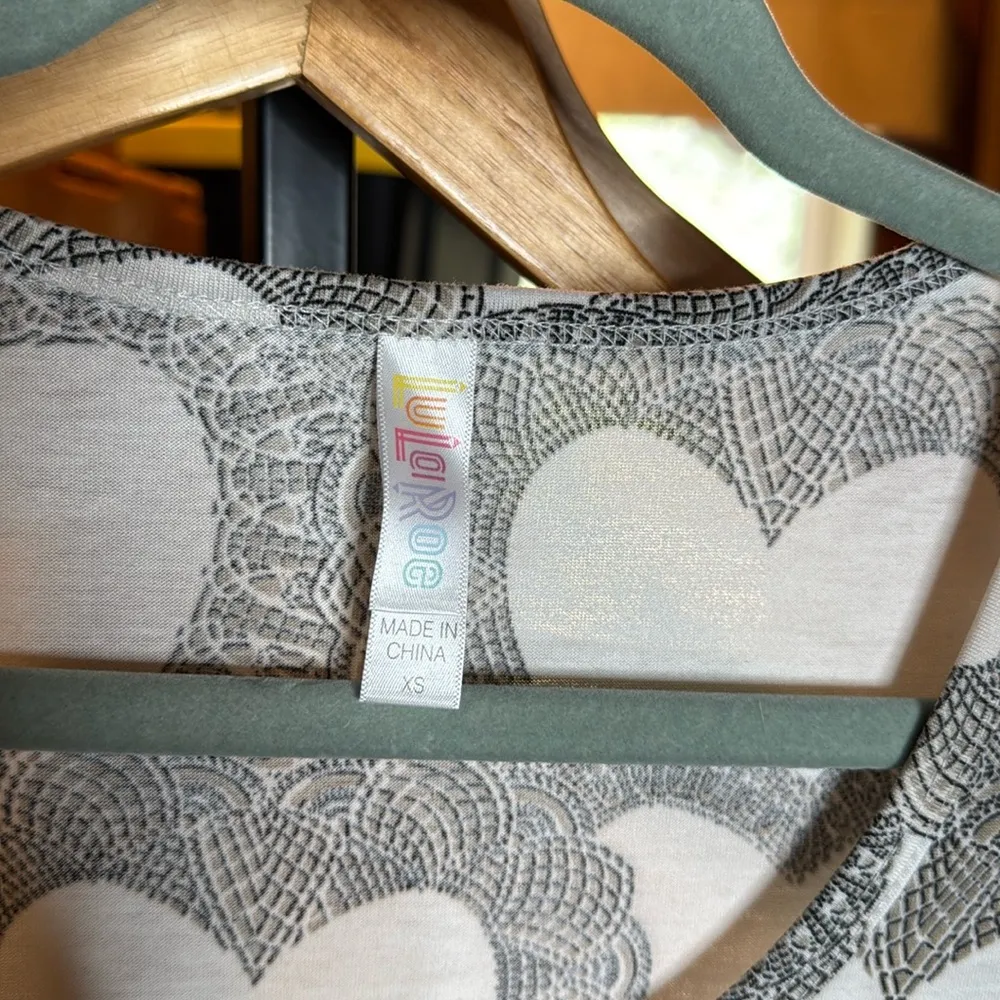 NWT LuLaRoe Perfect T Heart Cream White Black Tan Short Sleeve Tee Size XS - Image 3