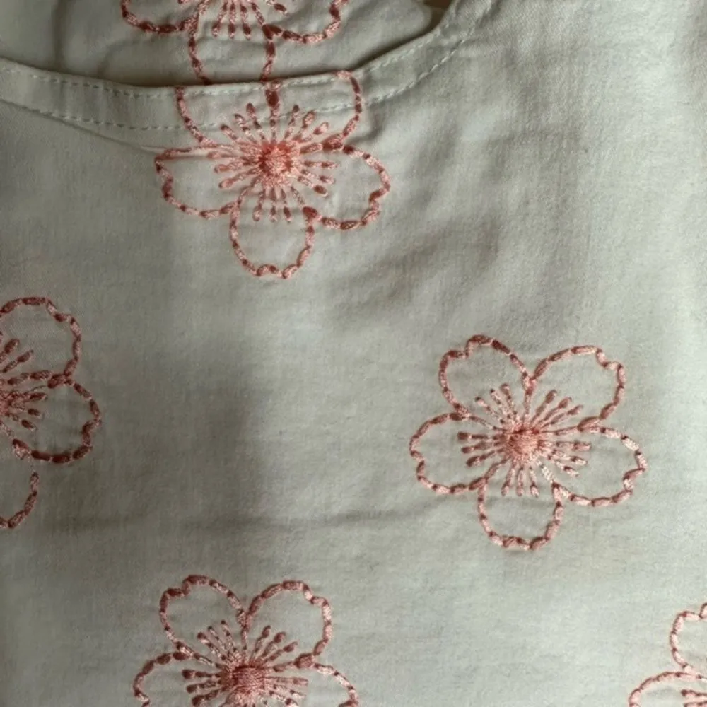 Tori Richard Honolulu High Rise Floral Pink Embroider Scallop Hem Capris Size 12 - Image 6