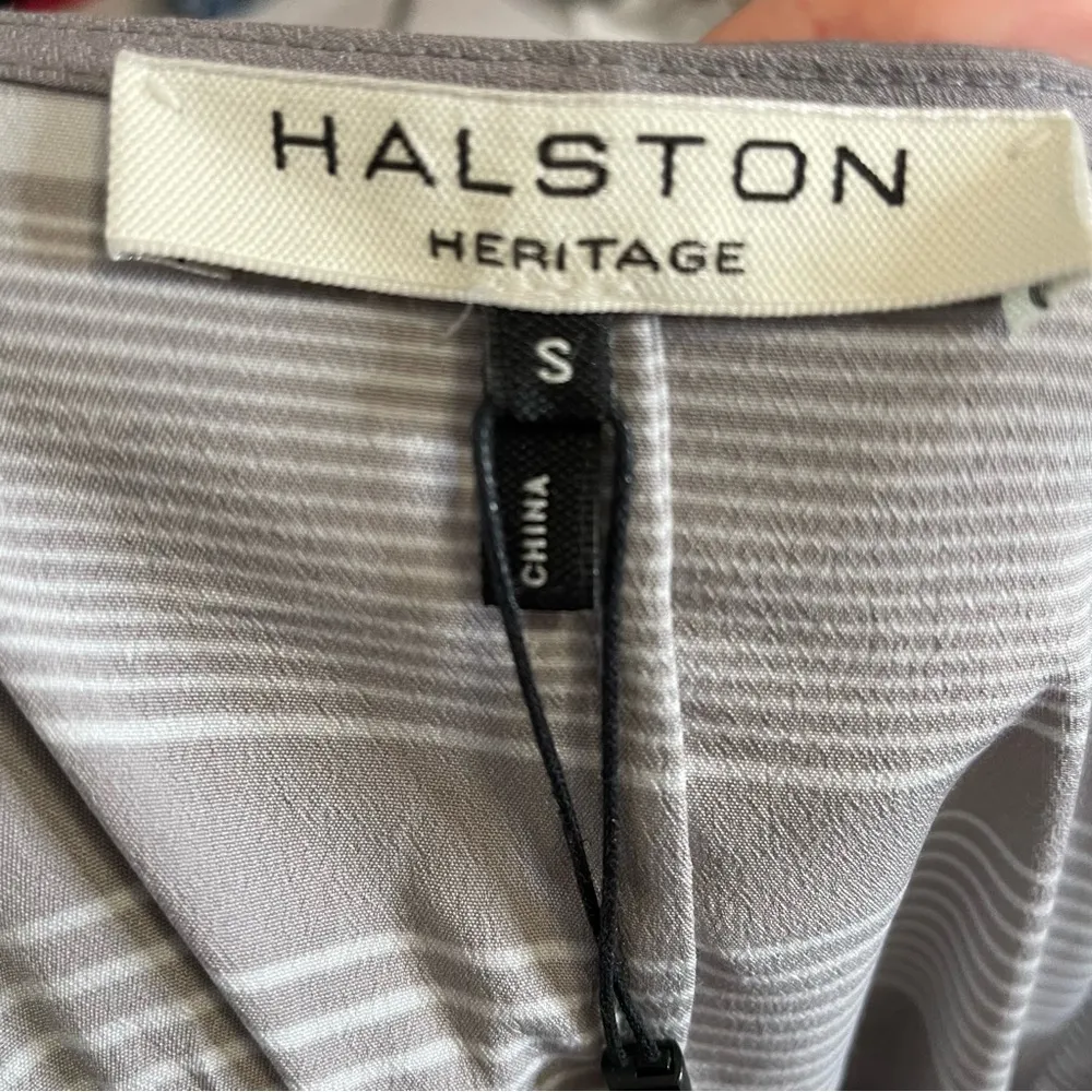 Halston Heritage Grey Linear Floral Scarf Print Dress Women’s Sz S - Image 4