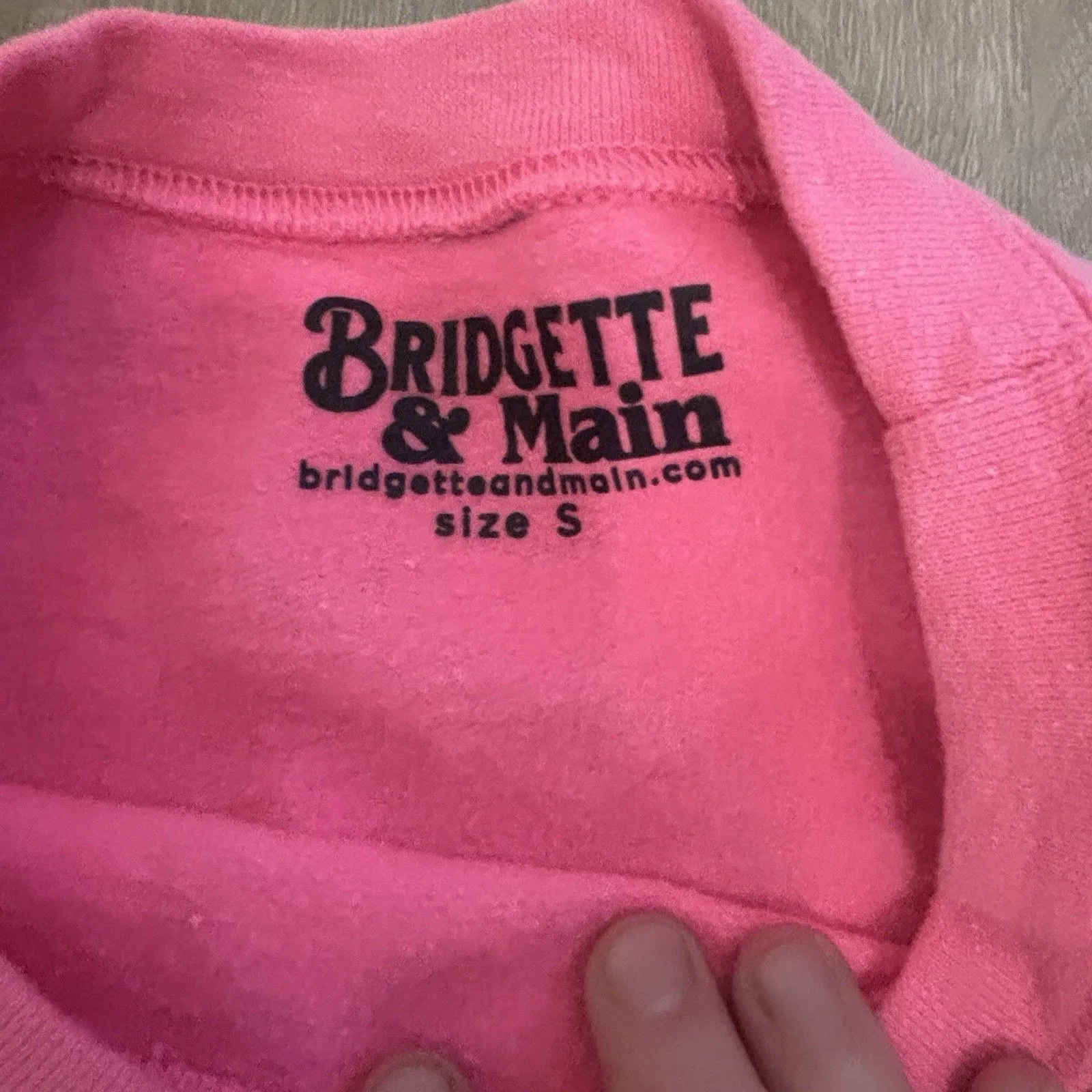 SWIFTIE PINK SWEATSHIRT SMALL Bridgette & Main Heart Hands Taylor Era Fan 89 - Image 7