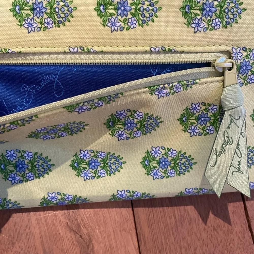 Vera Bradley Retired Citrus & Elephant Travel Organizer Wallet NWT - Image 8