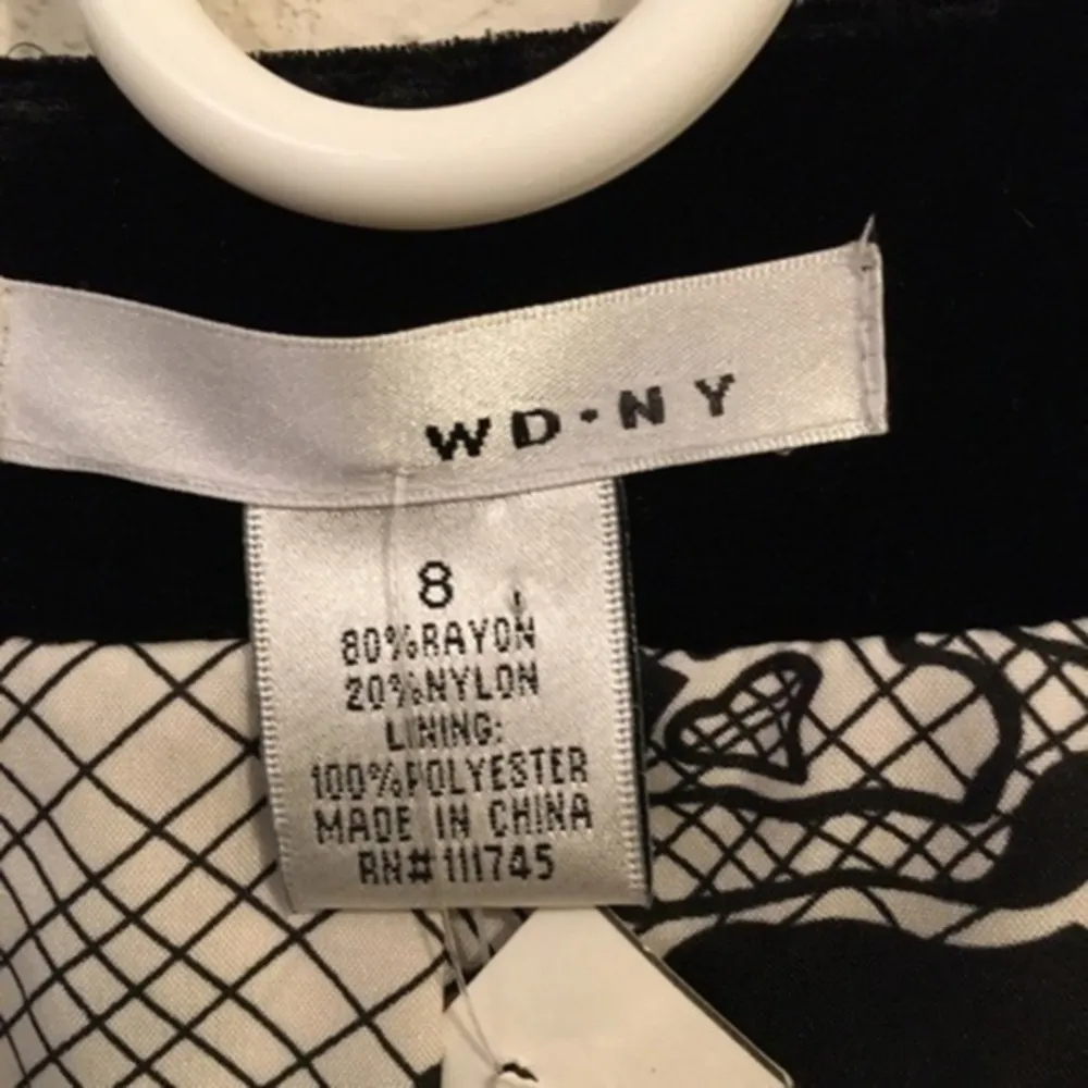 WD NY  ladies blouse sleeveless size Medium - Image 6