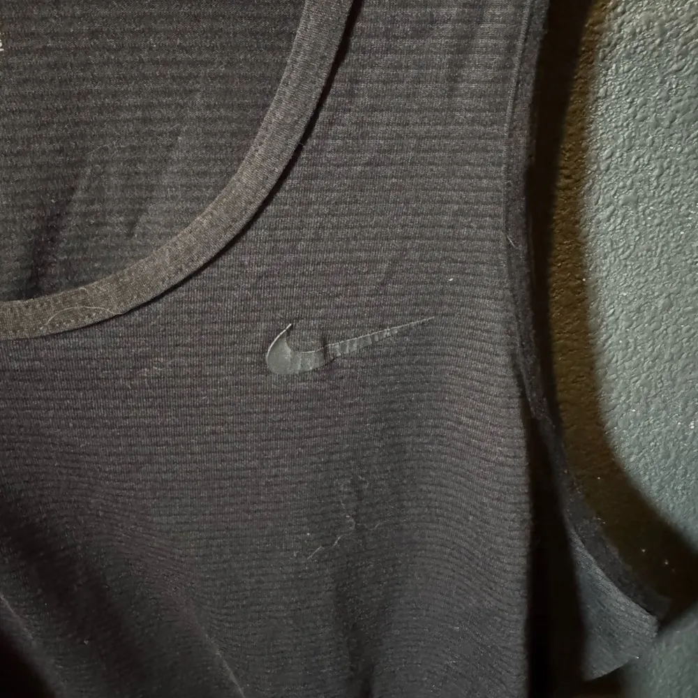 Nike Gray Sleeveless Tank Top Athletic Style - Image 3
