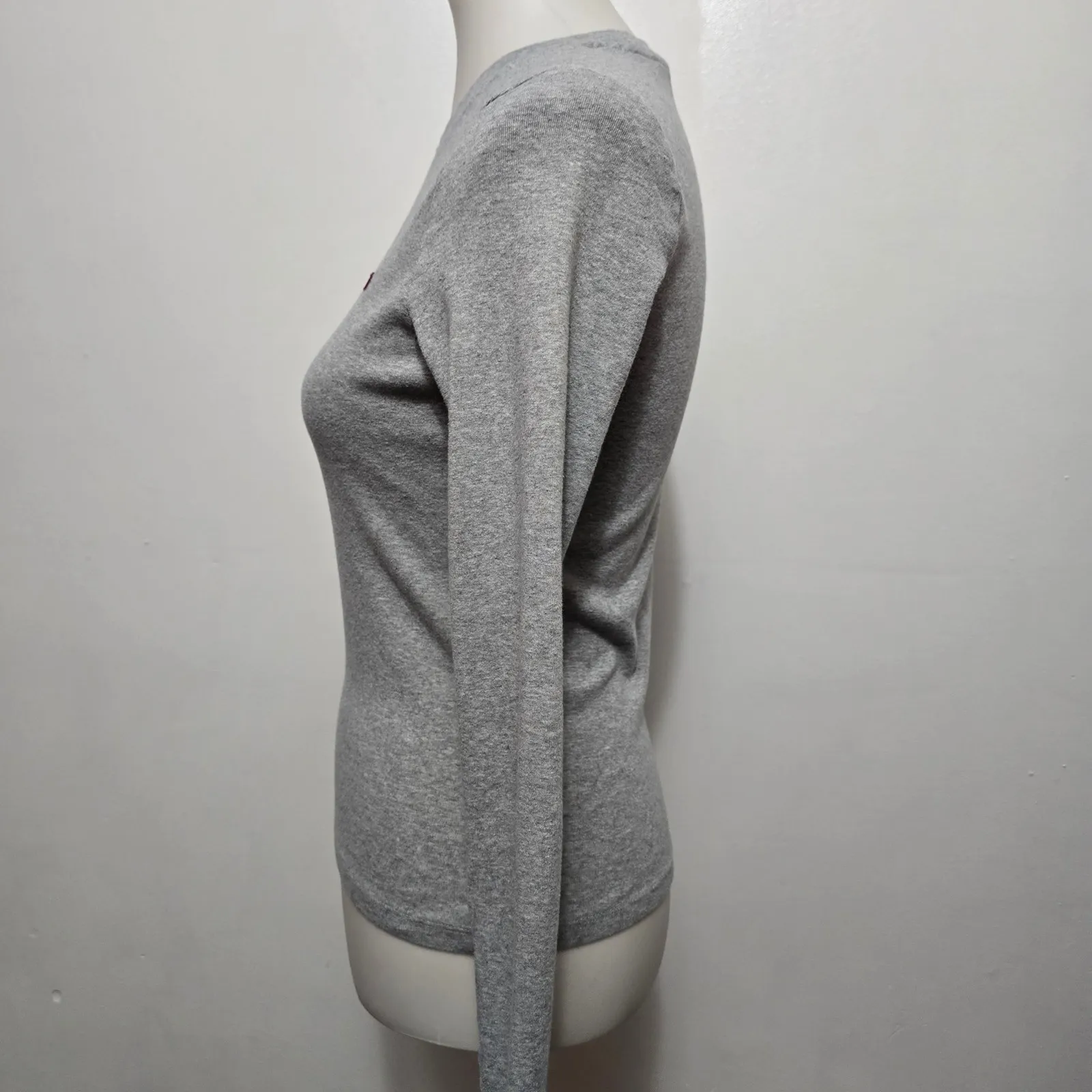 Levis Long Sleeve Baby T-Shirt Gray Crew Neck Red Logo Casual Top Medium Neutral - Image 3