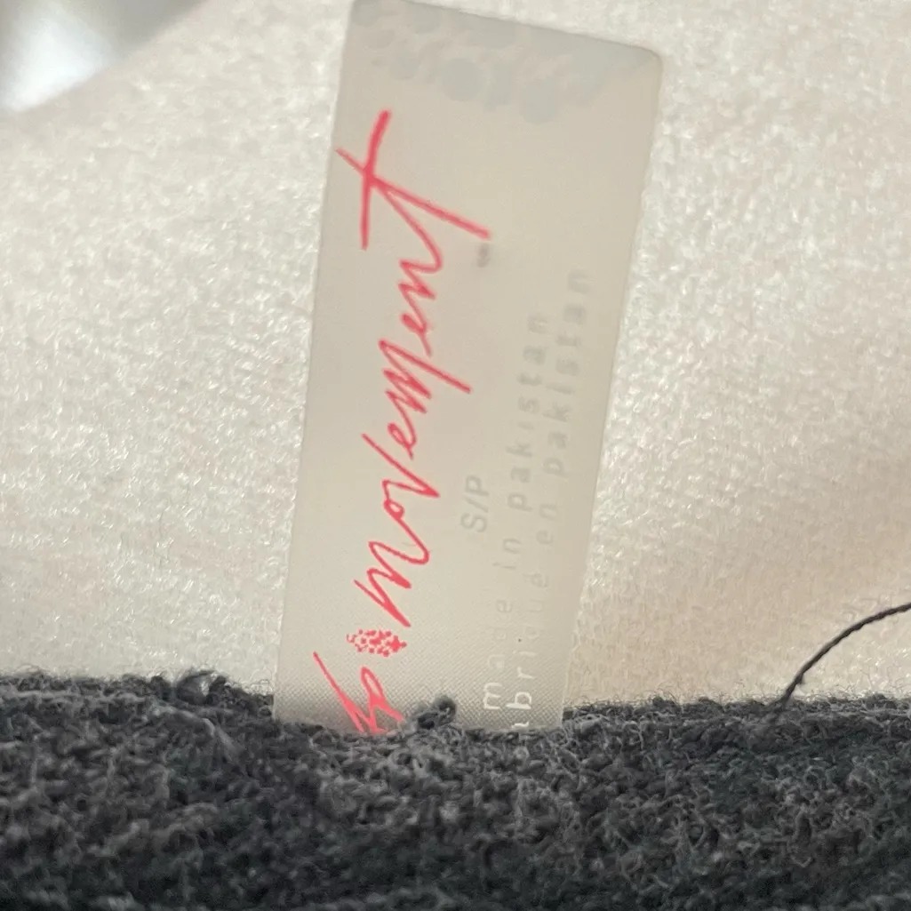 Free People Movement Criss Cross Cropped Sweatshirt Hoodie Size Small - Image 3