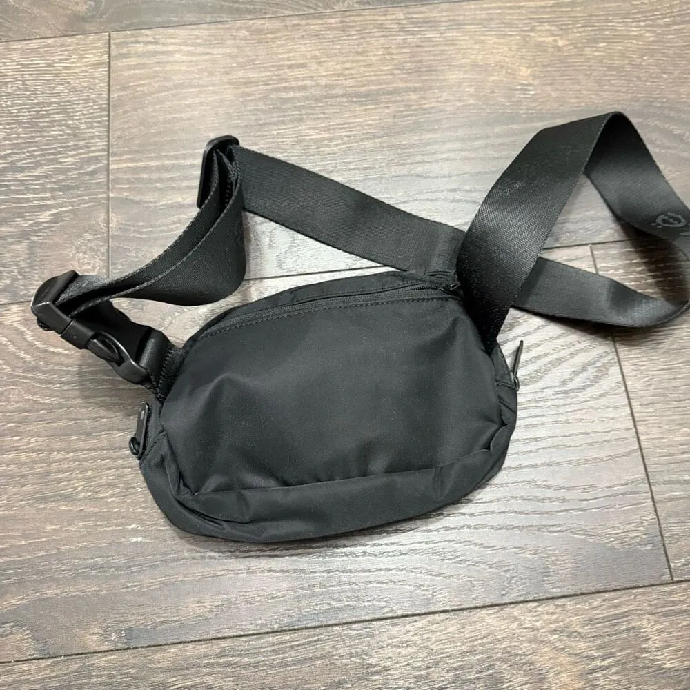 Lole Women’s Black Fanny Pack Belt Bag - Image 4