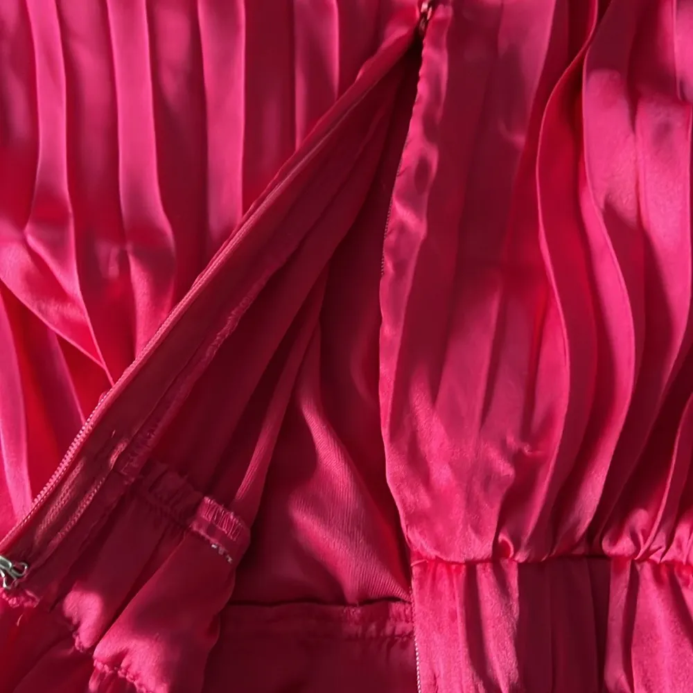 Sincerely Jules satin Deep V Neck Accordion Pleated Hot Pink Satin Dress Xs - Image 10