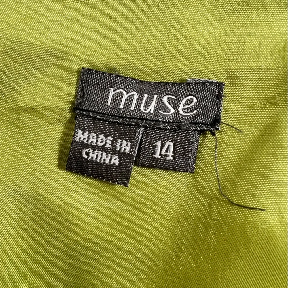 Muse Linen Sequined Parakeets & Butterflies Straight Skirt Green Size 14 - Image 3