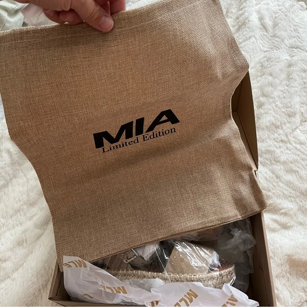 NEW Altar’d State X MIA Strap Sandals Size 8.5 Tan Arula LIMITED EDITION - Image 8