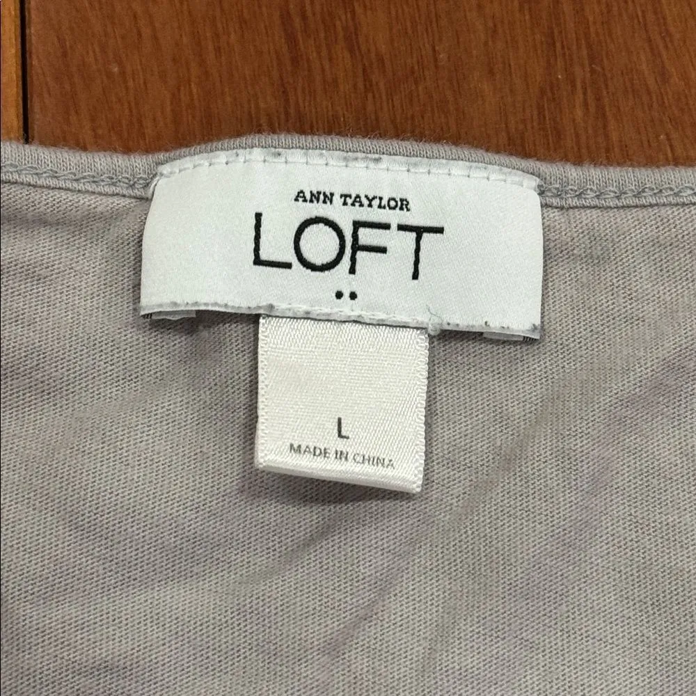 LOFT Women's Light Gray Long Sleeve Top with Floral Detail size L - Image 4