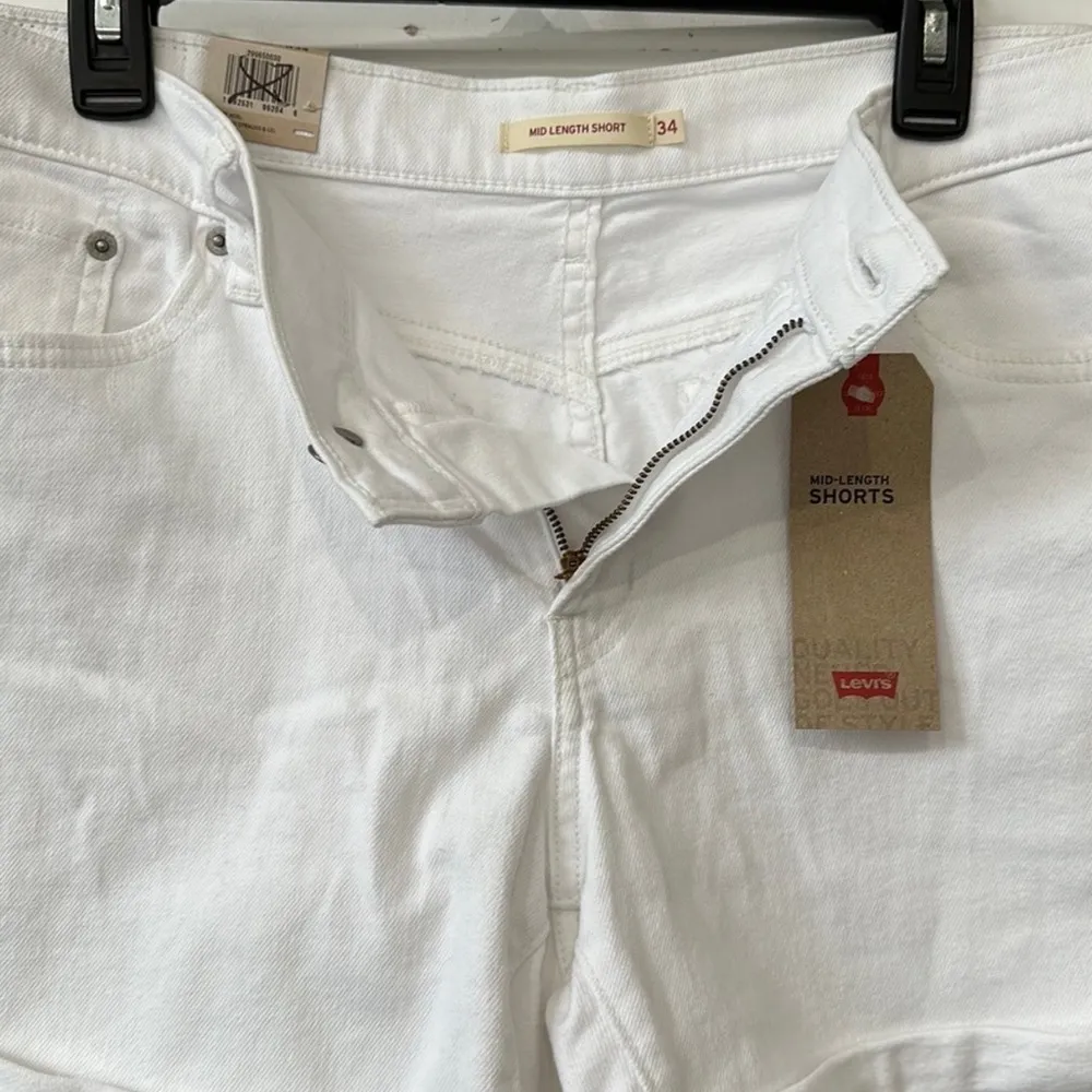 Levi’s Mid Length Women’s White Shorts NEW Size 18 Waist 34 - Image 7