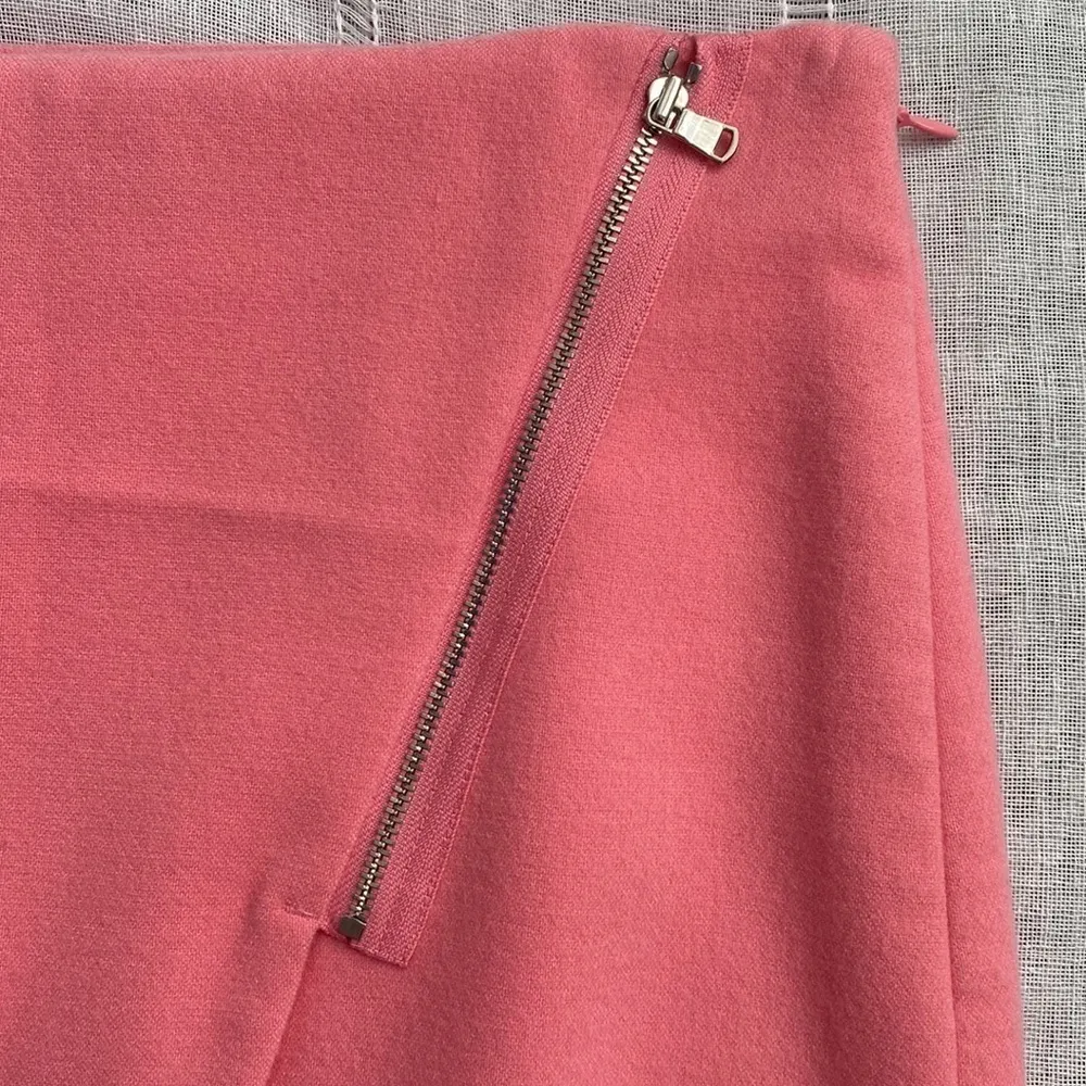 Loft NWT barbiecore pink pencil skirt with zipper embellishment. - Image 2