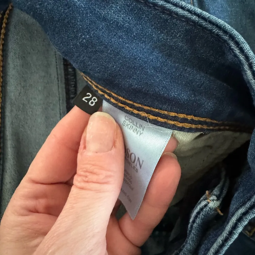 HUDSON Women's Collin Mid Rise Skinny Ankle Jean with Back Flap Pockets - Image 5