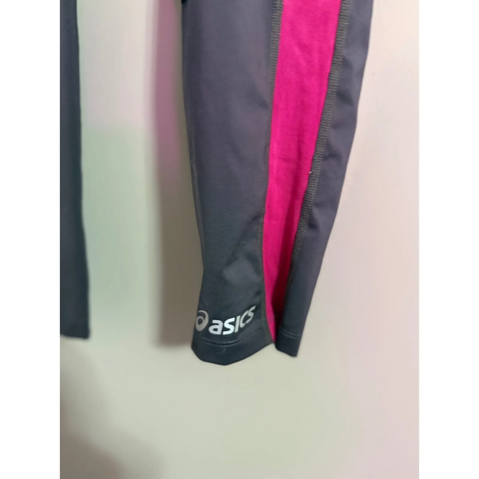 ASICS Women's Gray Pink Athletic Capri Leggings‎ Sz S Activewear Workout - Image 2