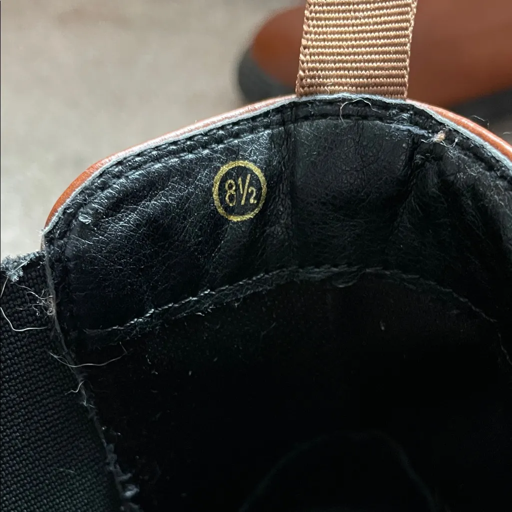 Elegant Brown Ankle Boots Size 8.5 - Image 3