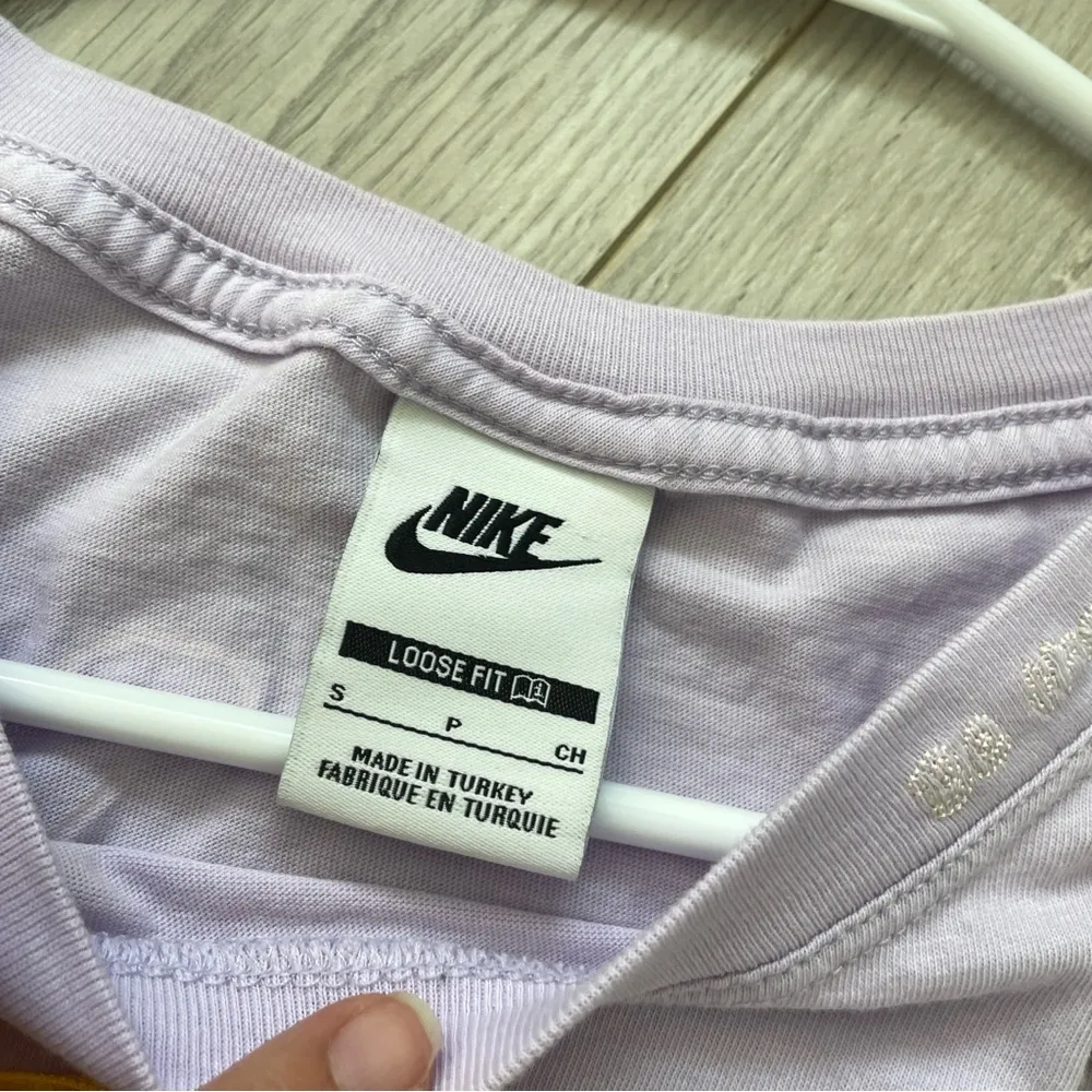 Nike Sportswear Uphoria Project Loose Fit Crop Top Purple (small) streetwear - Image 2