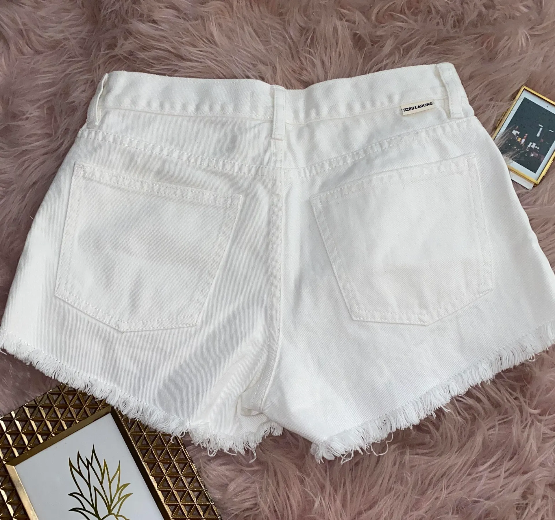 Billabong NWT DENIM SHORTS - Image 2