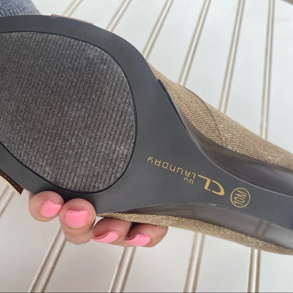 CL by Laundry tan wedges Size 10 New - Image 7