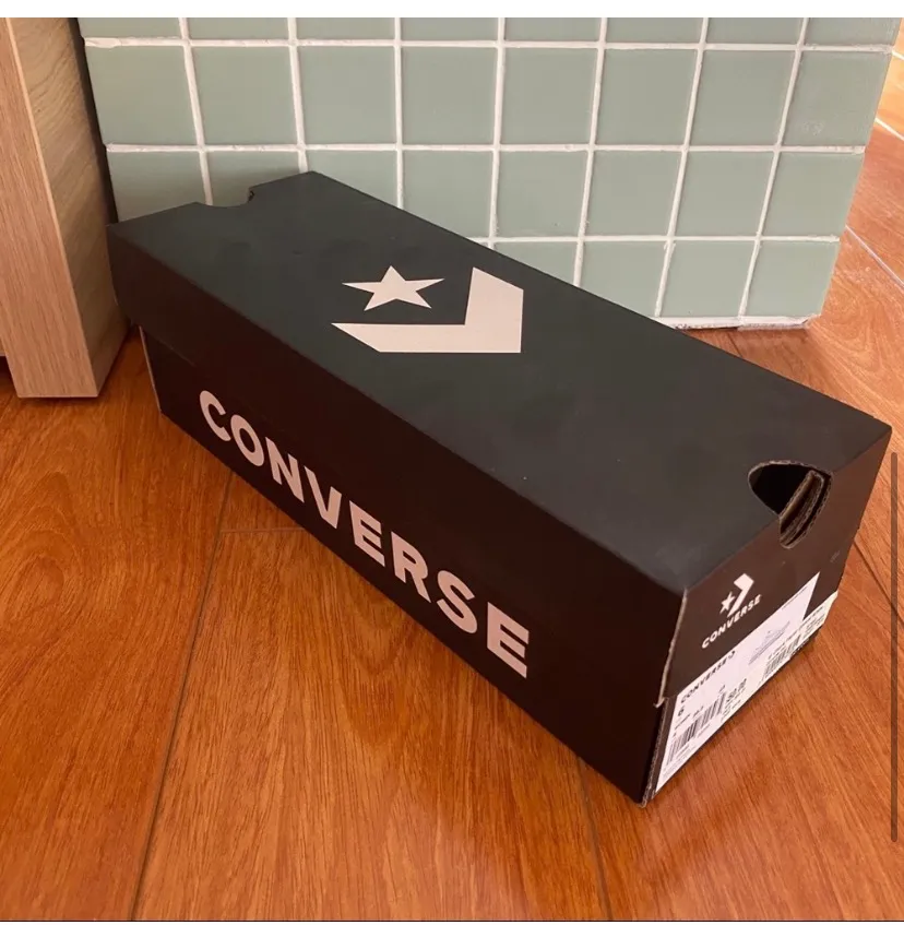 NWT  Classic White Low Top Chuck Taylor - Image 7