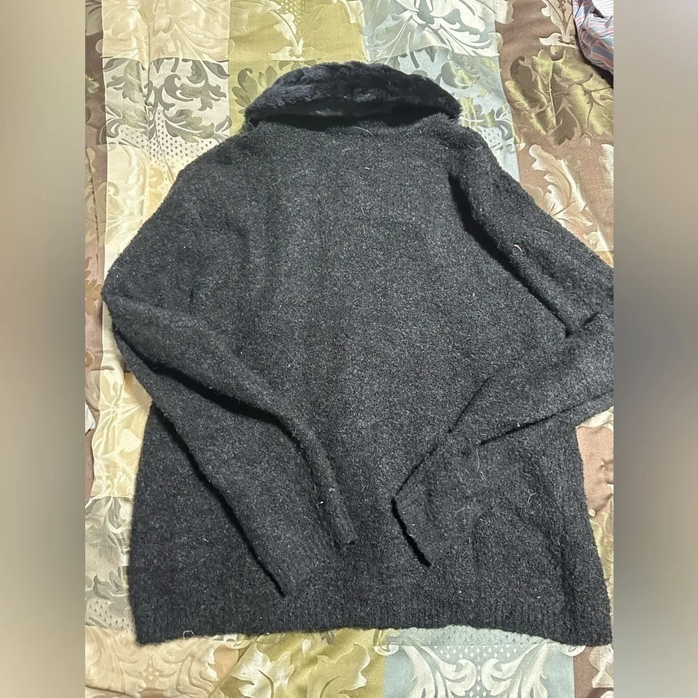 Passports Fuzzy Collared Sweater L - Image 2