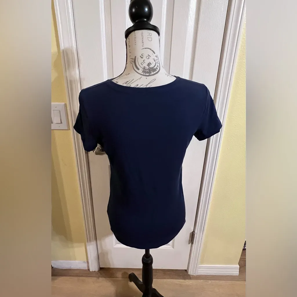 Lilly Pulitzer Michelle V- Neck Tee- NWOT - Image 5