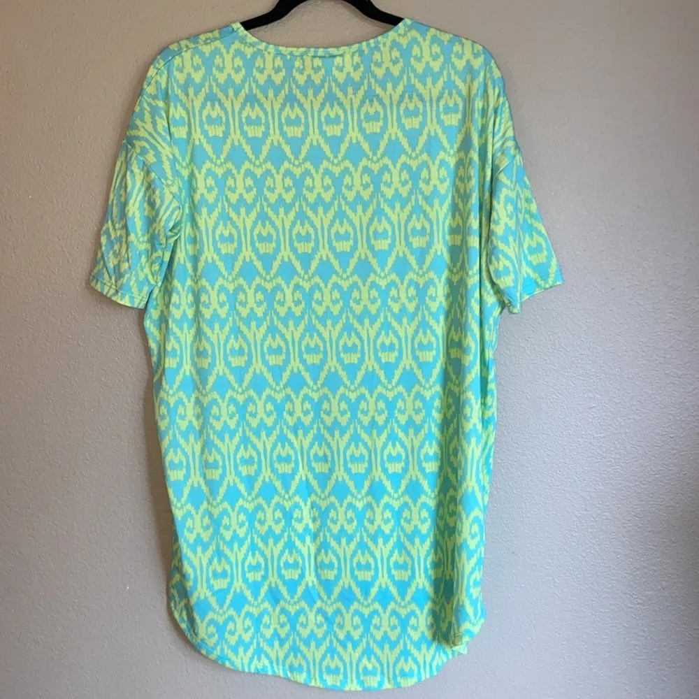 NEW! LULAROE Irma Tunic Short Sleeve T-Shirt Size Small Turquoise & Yellow-Green - Image 6
