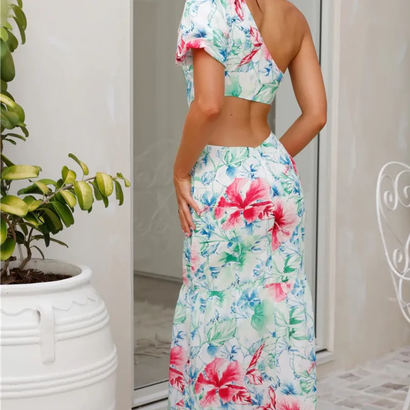 NWT HELLO MOLLY WHERE WILDFLOWERS BLOOM ONE SHOULDER MAXI DRESS PRINT size-S - Image 2