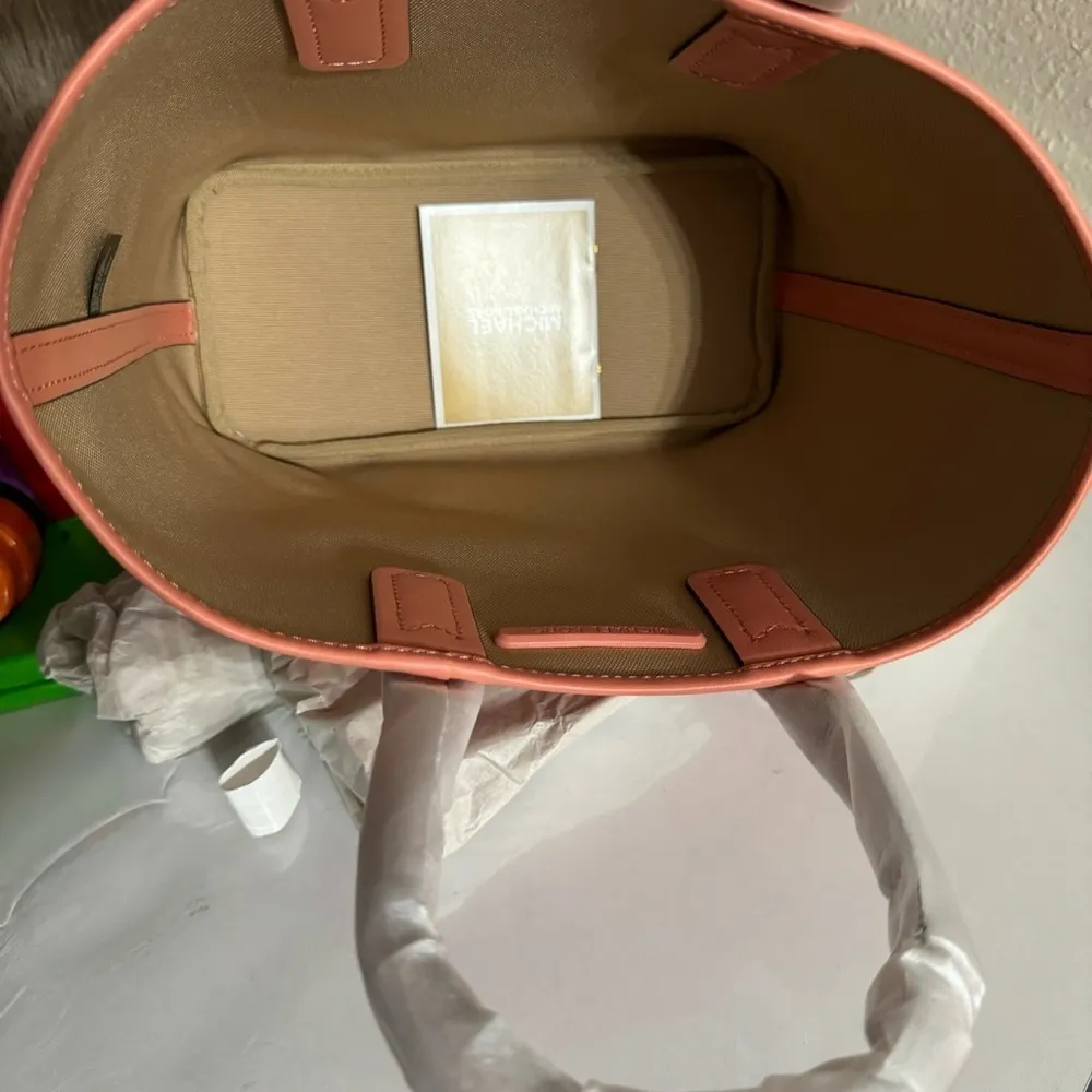 Michael Kors Small Tote Bag - Image 8