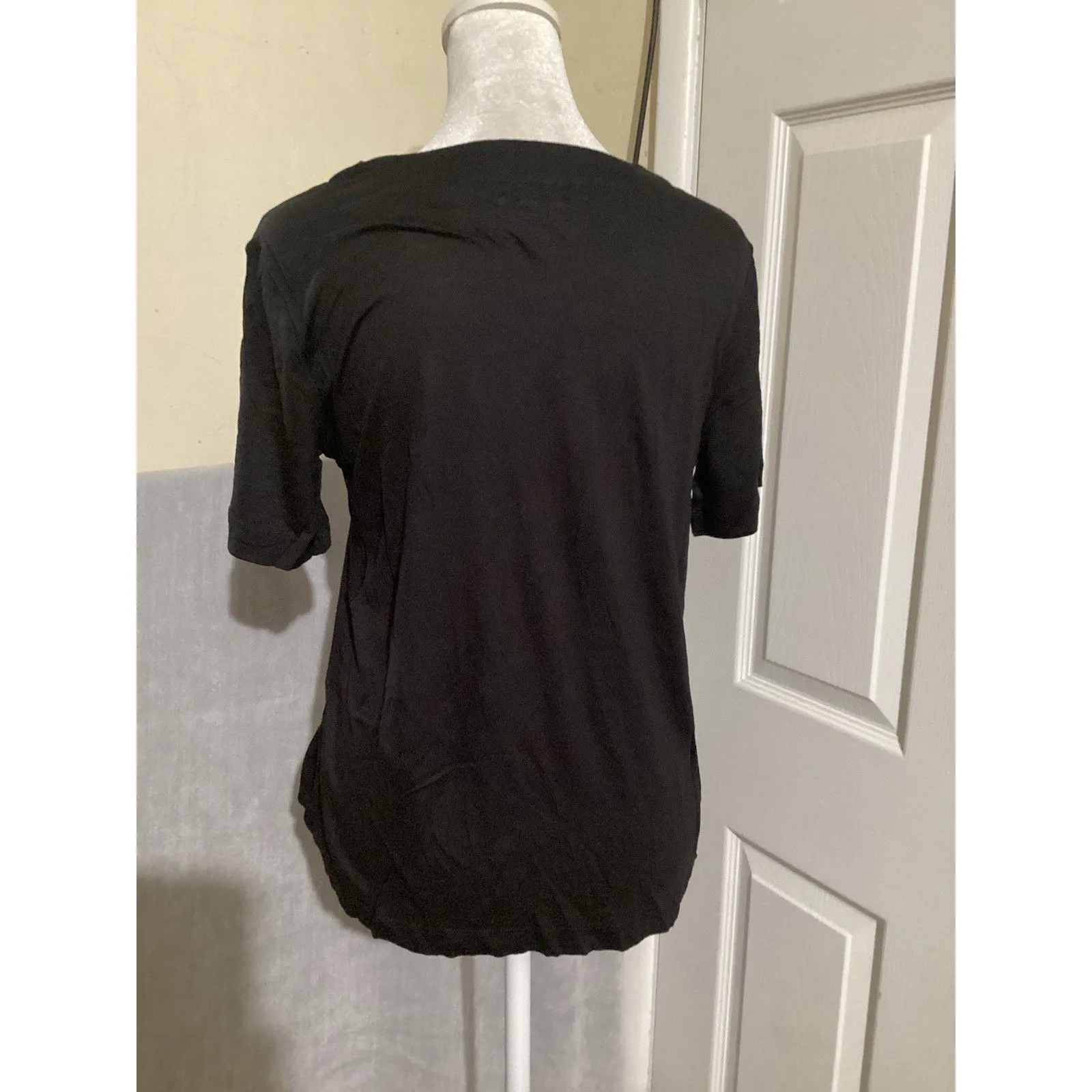 Betabrand NWOT Black Essential V-Neck Short Sleeve Pullover Womens T-Shirt XS - Image 2