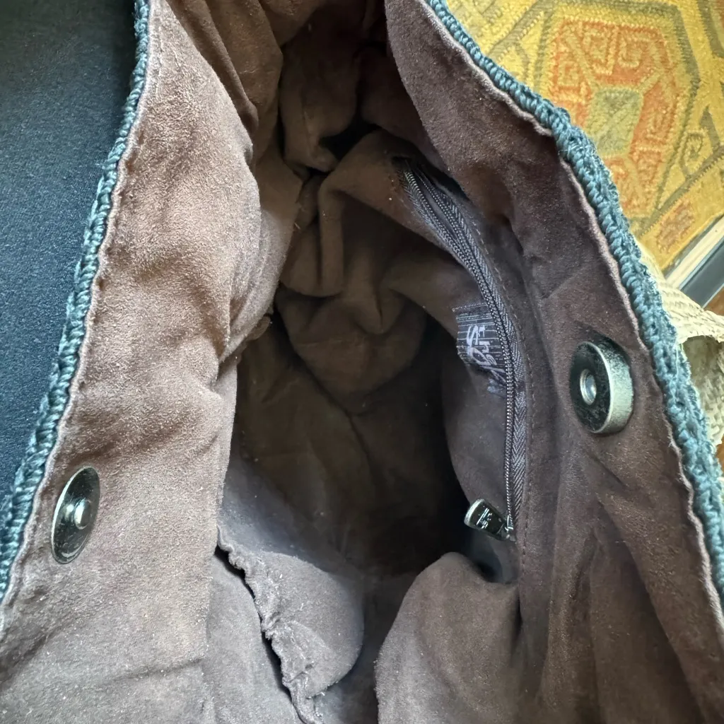 The Sac Black Leather Heritage Drawstring Bucket Bag soft leather bag - Image 8