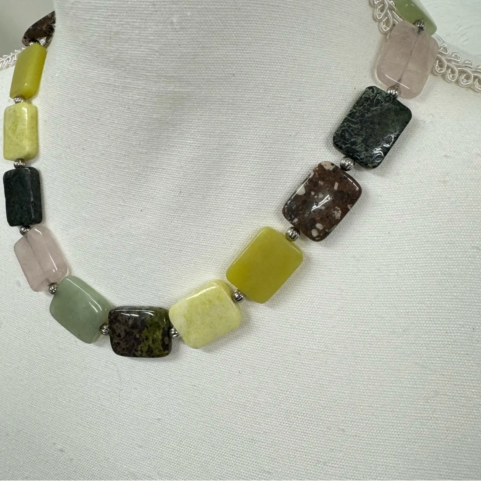 Handmade Colorful Stone Necklace Short Beaded Jewelry Womens Casual Green Pink - Image 2