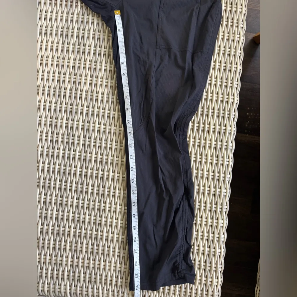 Lululemon Mid Rise Dance Studio Crop 4 Athleisure workout yoga‎ travel outdoors - Image 10