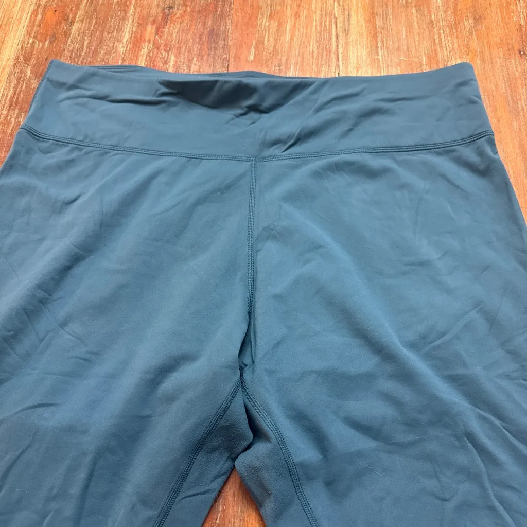Women's Universal Standard GAME Teal Capri Leggings 3X - Image 2