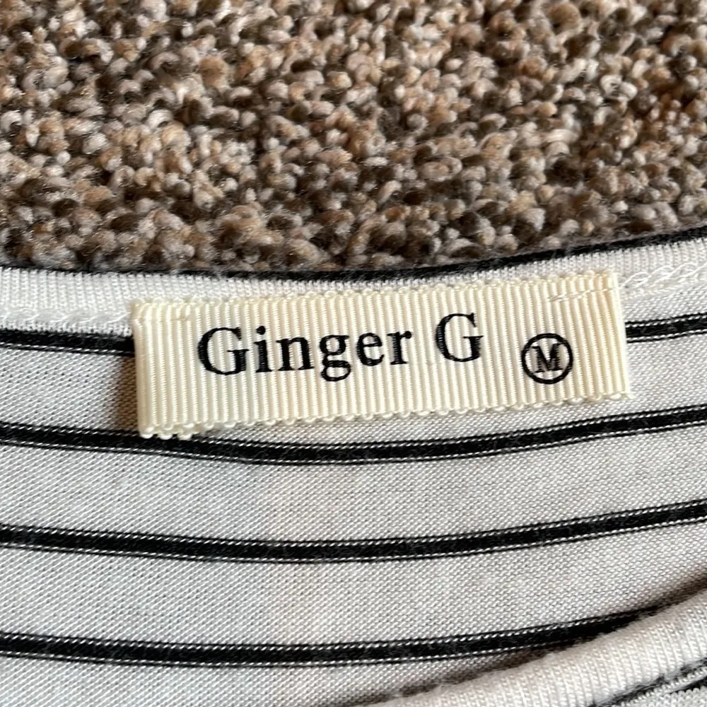 Ginger G Black White Stripe Long Sleeve Ruffle Top Blouse Medium - Image 5