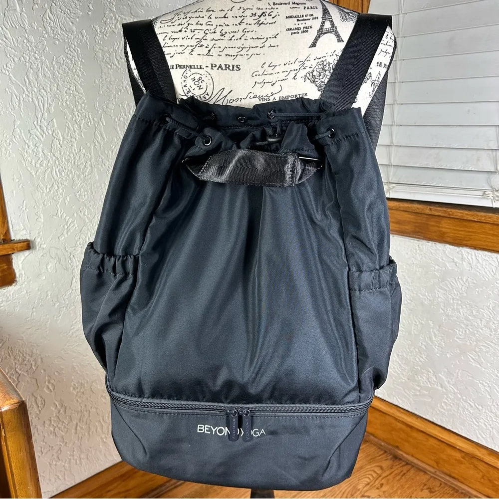 Beyond Yoga | Convertible Gym Bag Backpack Crossbody Bag - Image 6