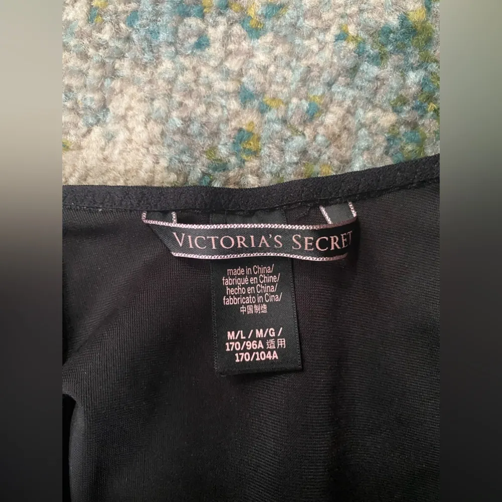 Victoria’s Secret velour long sleeve plunge open back thong bodysuit, size M/L - Image 10