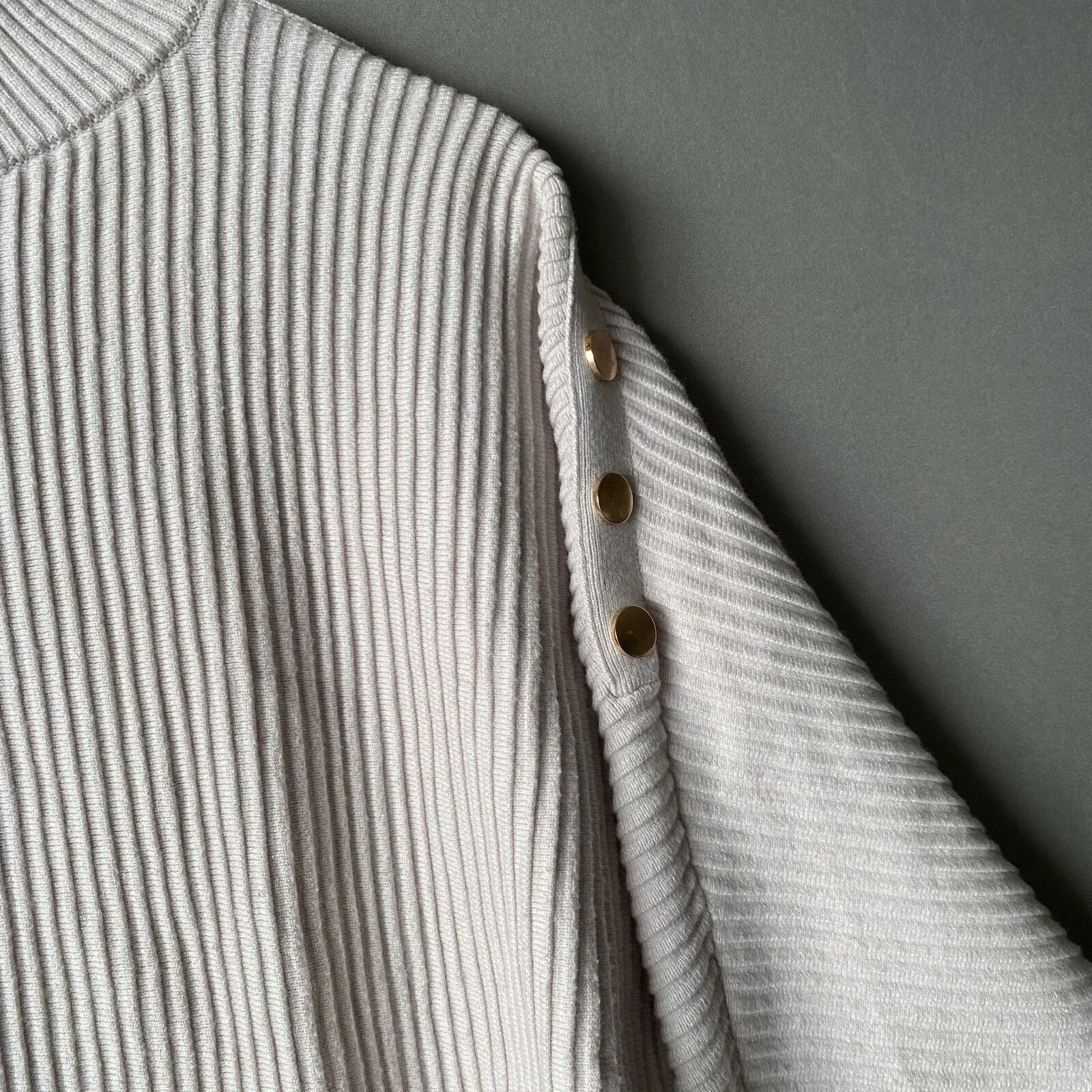 TAHARI Mock Neck Ribbed Sweater Gold Button Detail Top S Minimalist Preppy NWOT - Image 5