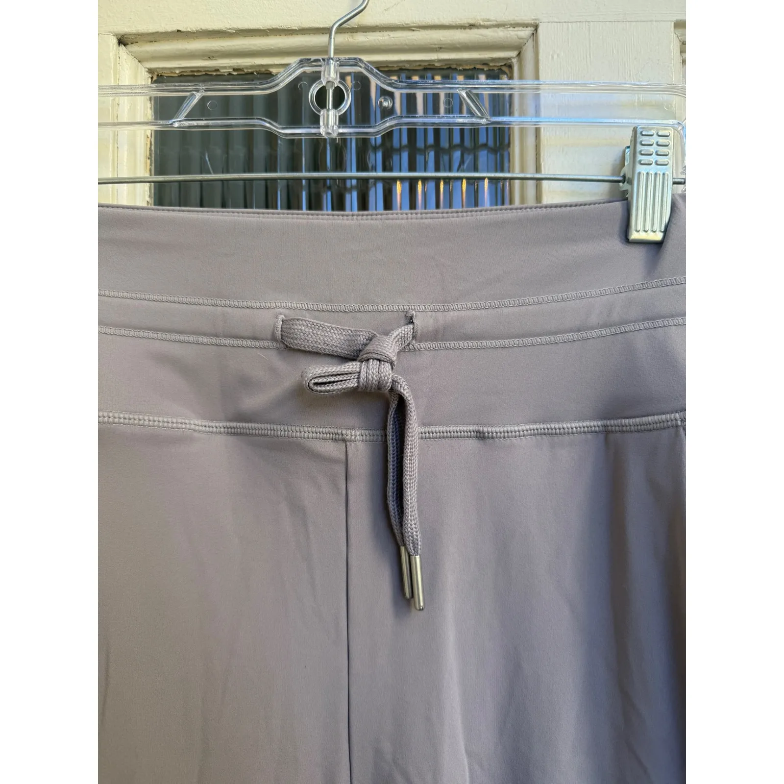 Halara High Waisted Jogger Pants Gray Nylon Blend Drawstring Pockets Size Large - Image 4