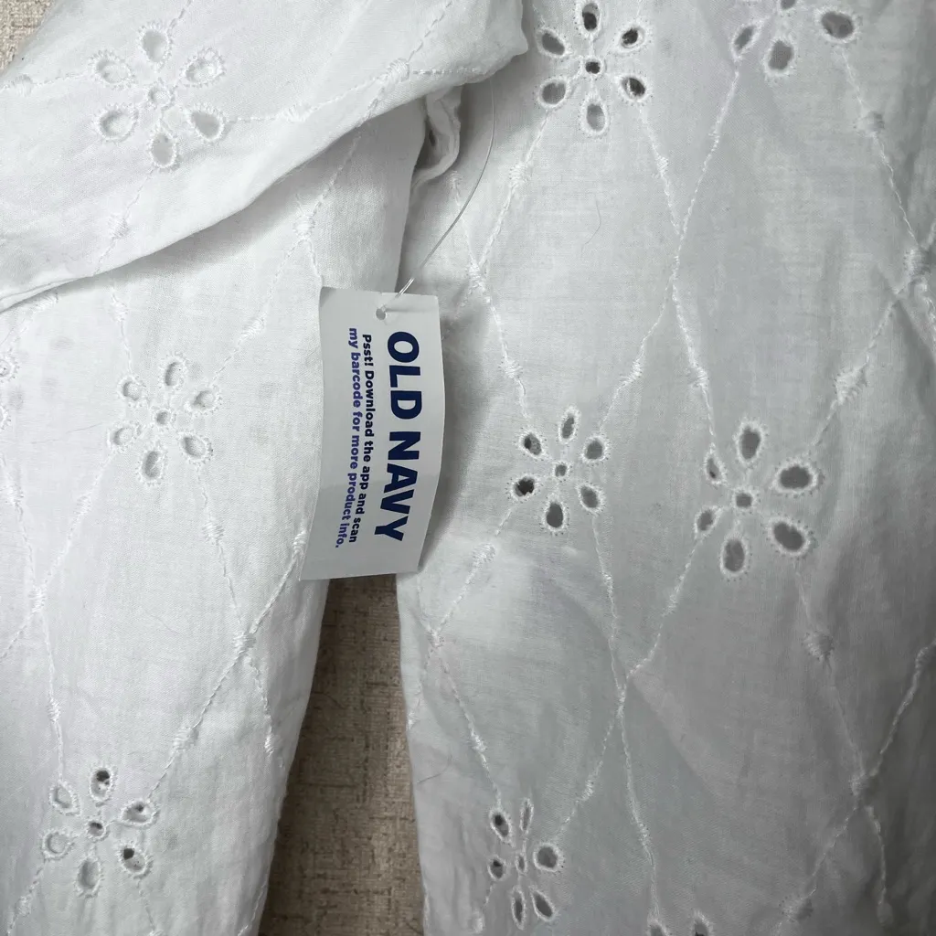 Old Navy White Embroidered Button Down Shirt - Image 5